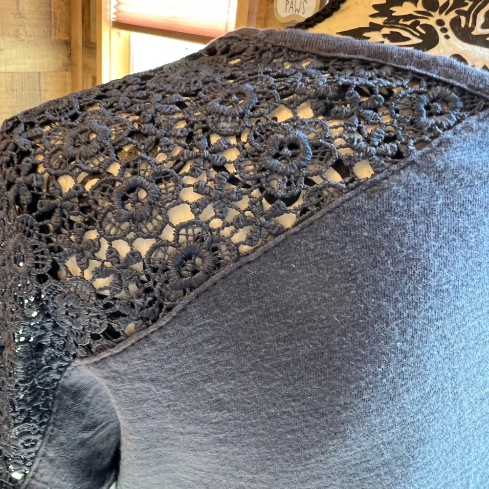 WOMEN'S SIZE SMALL DARK TEAL BLUE LACE TRIM TOP BLOUSE SHIRT - Picture 6 of 6